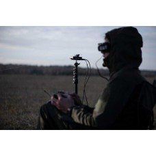 FPV дрони з оптоволокном в умовах війни: їх використання та переваги
