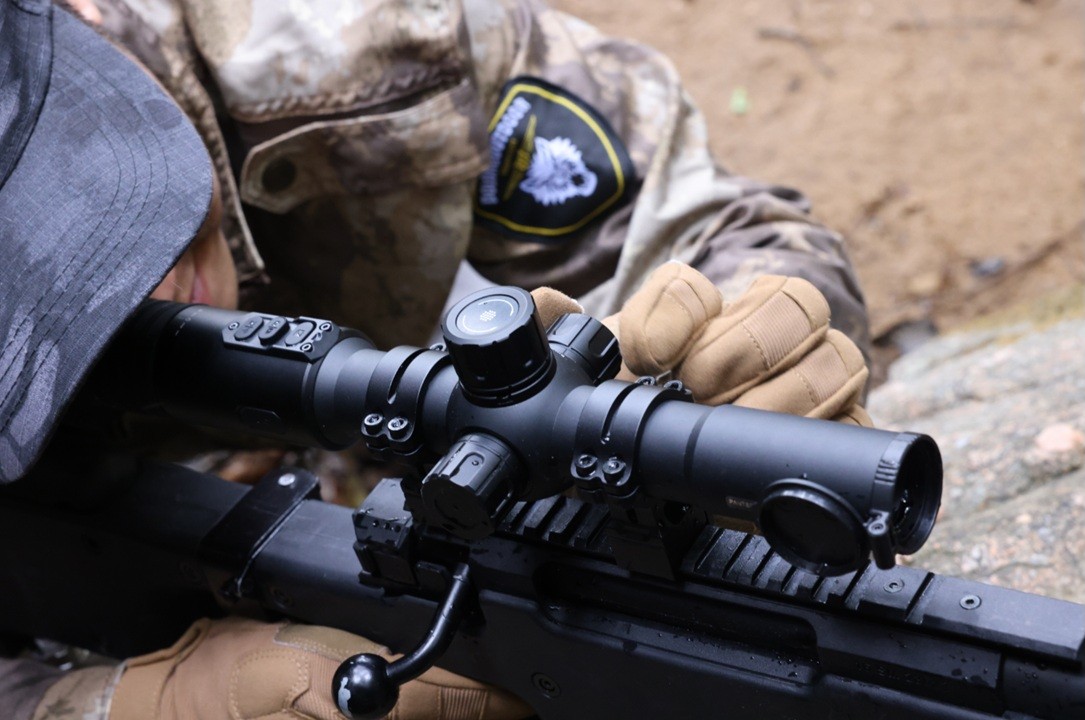 Тепловизионный прицел Pard Pantera 256-25 Q на оружии