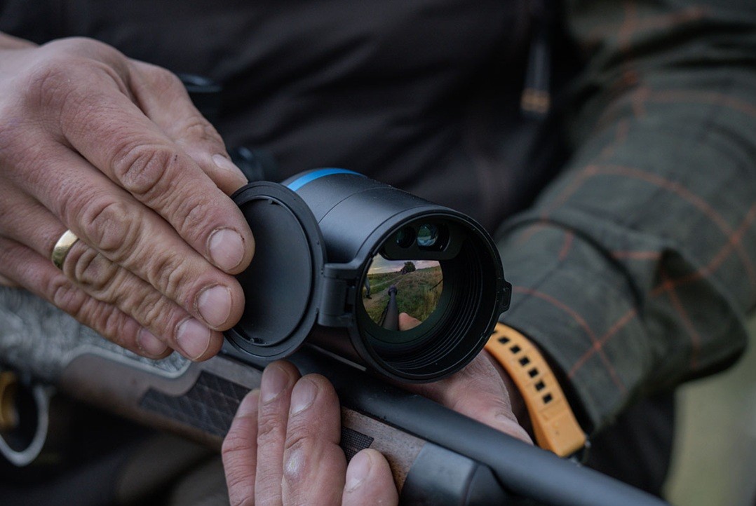 Тепловизионный прицел Pard Pantera eX 640-50 LRF Q во время использования