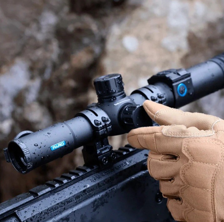 Прицел ночного видения PARD Night Stalker Mini 35 на охотничьей винтовке