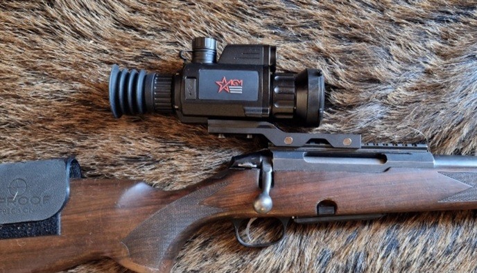 Загальний вигляд тепловізійного прицілу AGM VARMINT LRF TS50-640