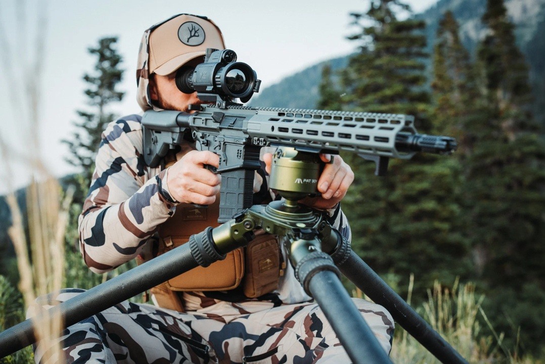 Тепловизионный прицел AGM VARMINT V2 LRF 35-640 в полевых условиях