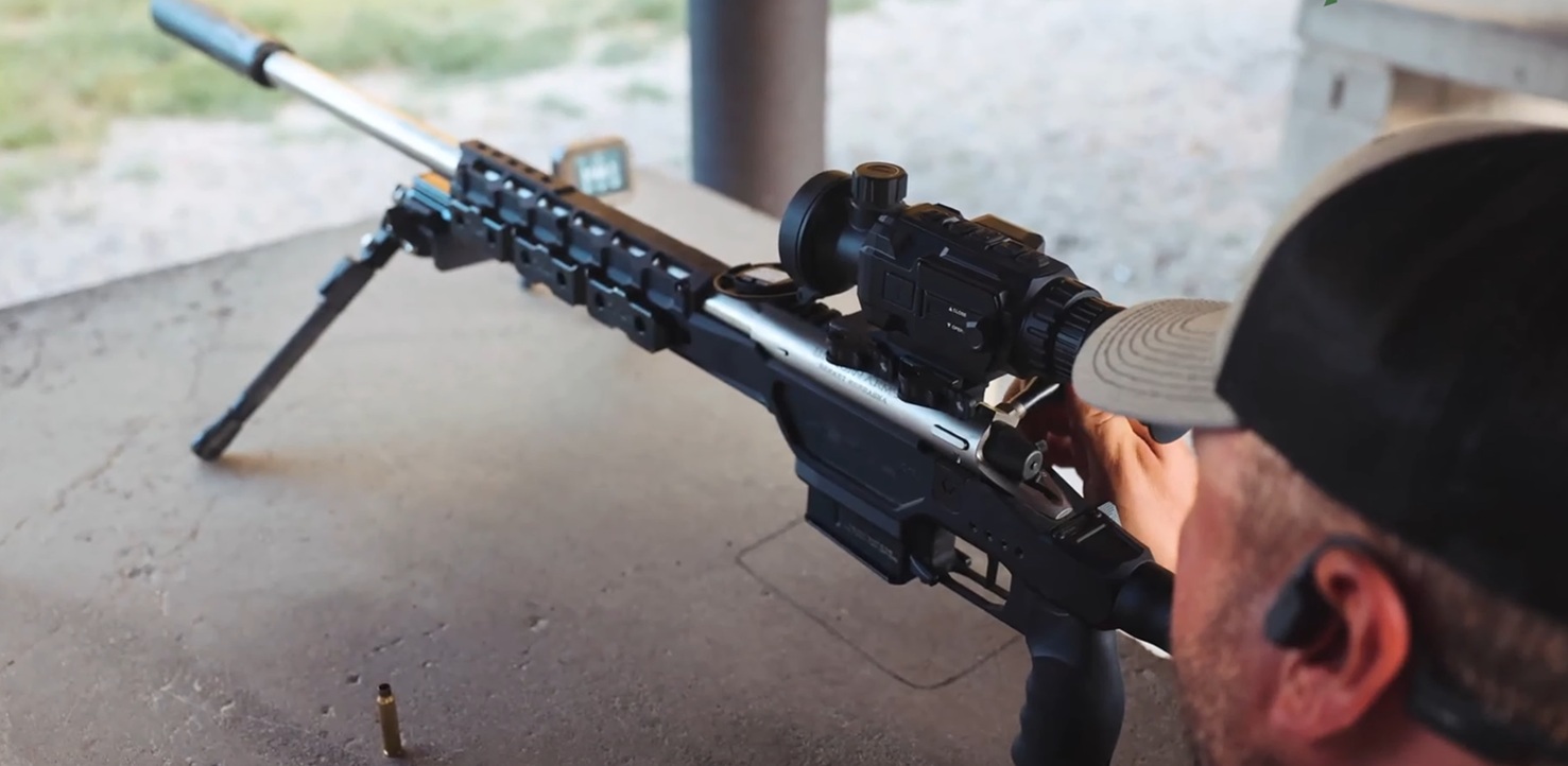 Тепловизионный прицел AGM Secutor LRF 50-640 во время использования