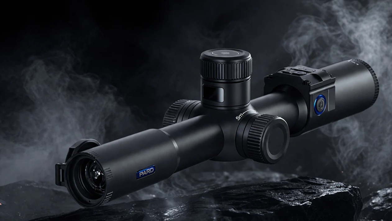 Прицел ночного видения Pard Night Stalker 4K Mini, установленный на охотничьей винтовке