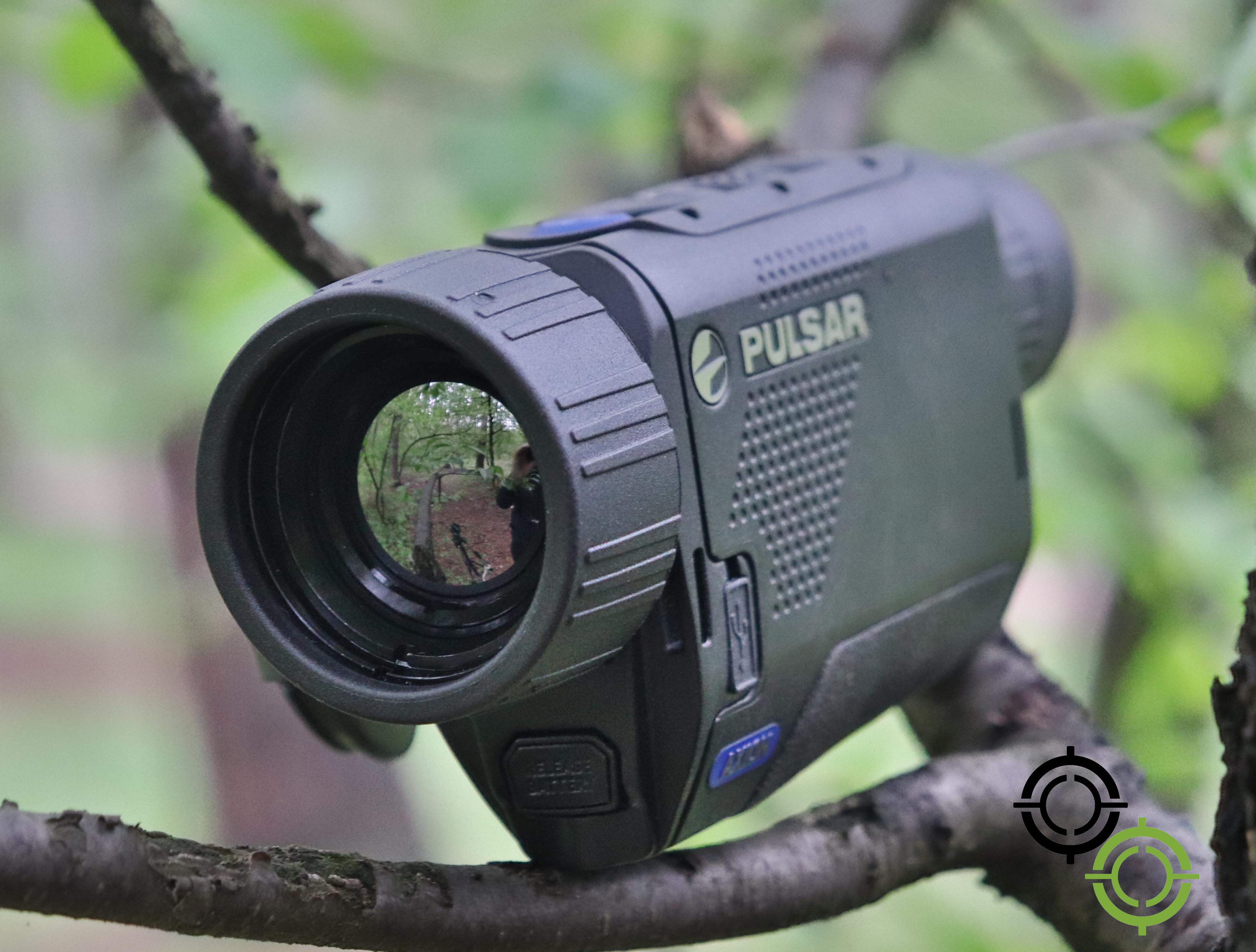 Компактний, потужний та сучасний Pulsar Axion